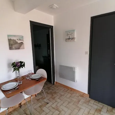 Proche Le Pouldu, Cadre Verdoyant Avec Parking *